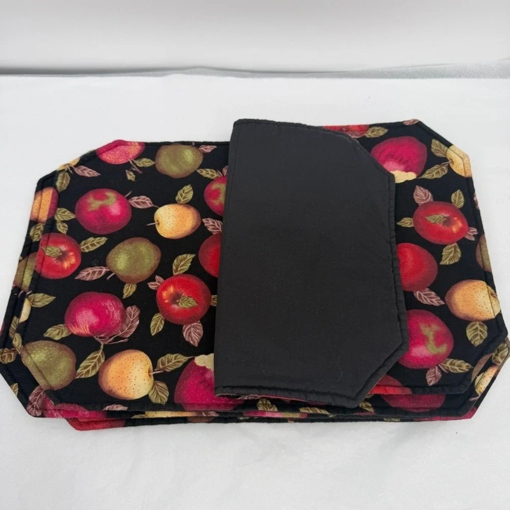 Placemats Set of‎ 4 Apple Print Reversible Quilted Kitchen Dining Cottage Core